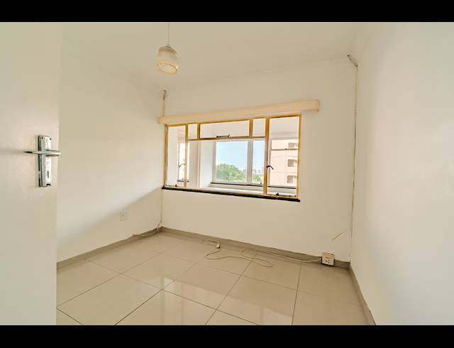 2 BEDROOM APARTMENT FOR SALE IN ESSENWOOD